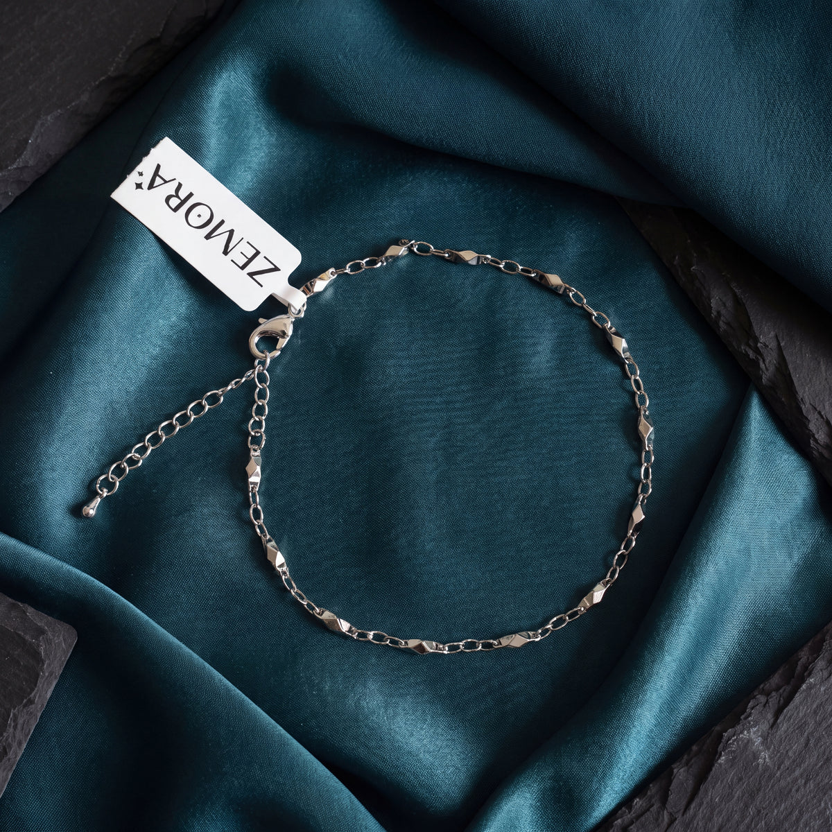 Diamond-Cut Figaro Chain Anklet