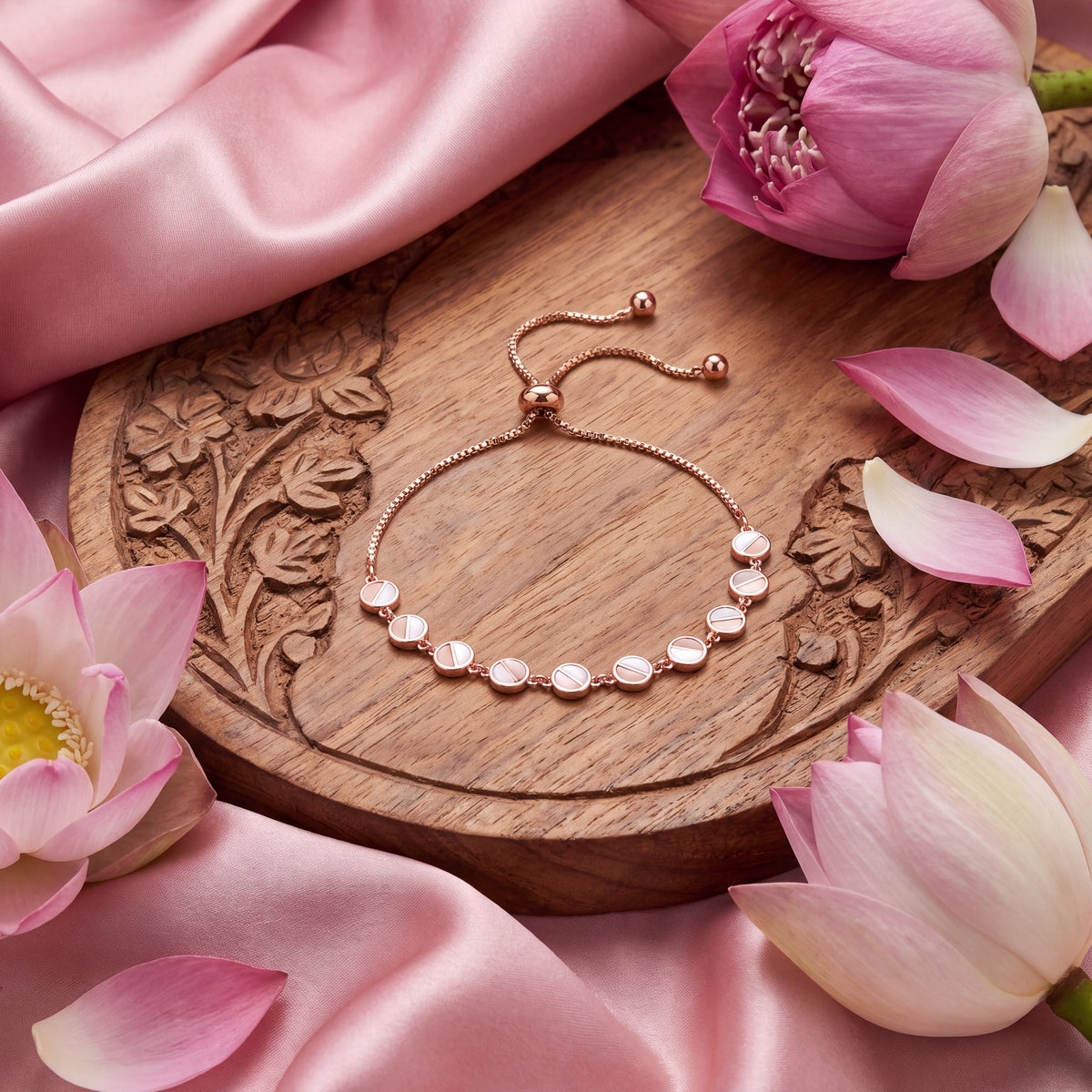 Luminous Shell Disc Solitaire Charm Bracelet